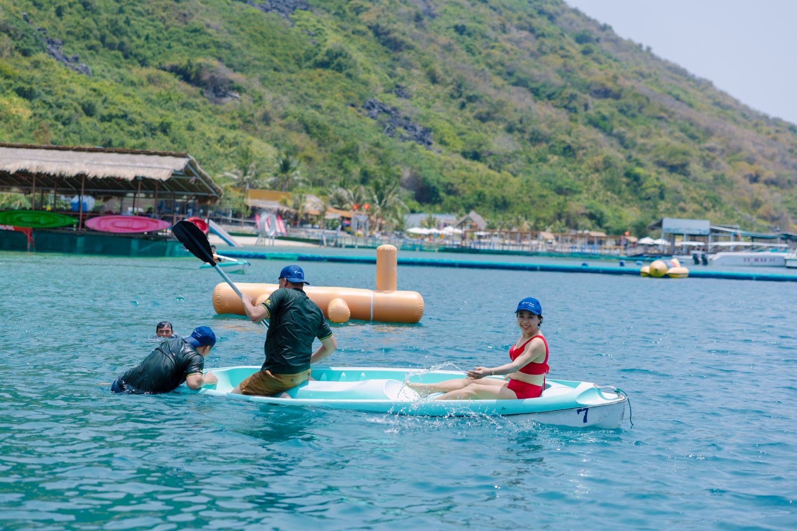 Đảo Robinson Hoàng Gia Huy